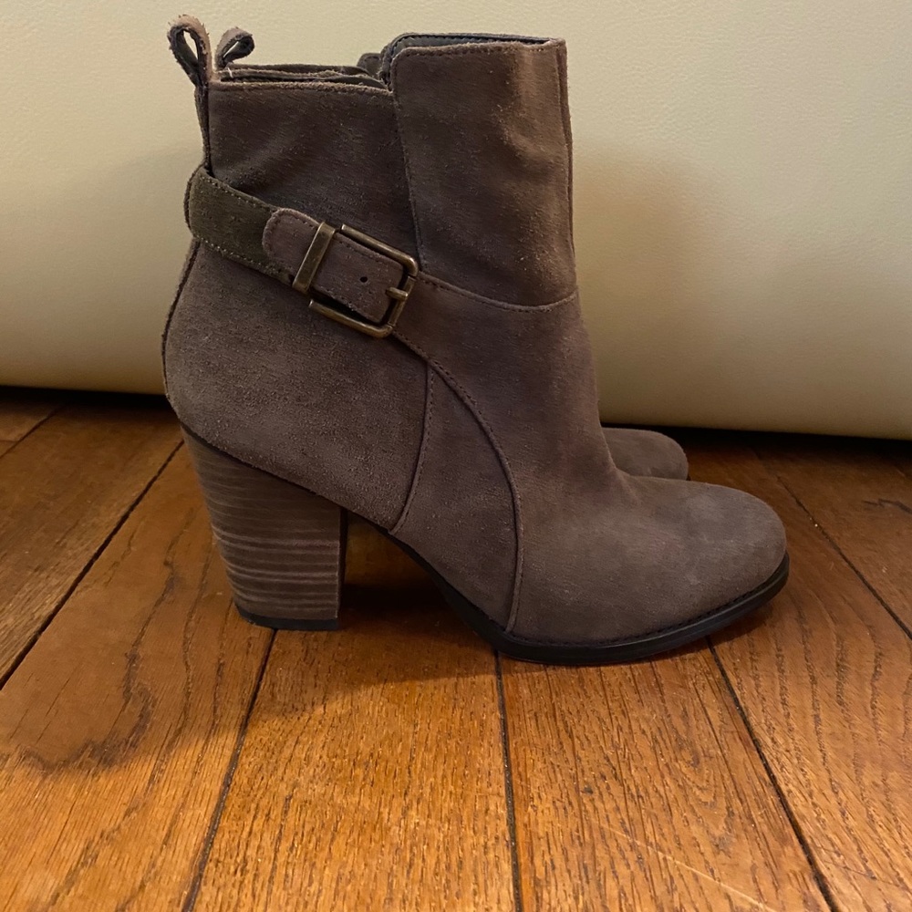 TAUPE SUEDE ANKLE BOOTS BY IVANKA